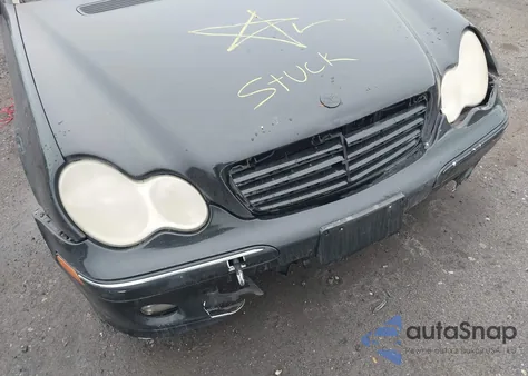 2005 Mercedes-Benz C 240 Luxury 4Matic from USA, damaged, VIN WDBRF81J95F701392